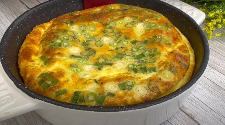 Totul se reduce la doar 4 ingrediente, dar este atât de gustos. Este o rețetă simplă: în vara, o pregătesc pentru micul dejun la fiecare două zile.”